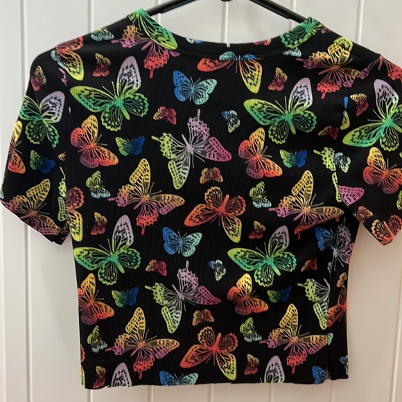 Bathing suit Crop Top/Crop Tee. It’s wrinkle free, worn once. Size 3-5 small - Picture 2 of 2